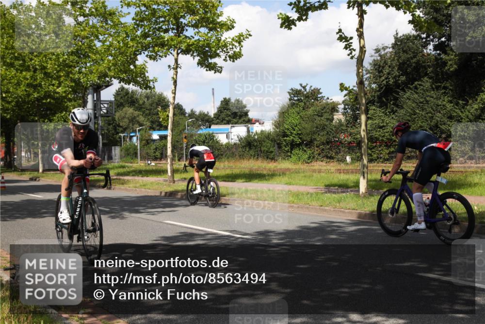 10.08.2025 - GEWOBA Citytriathlon Bremen Yannick Fuchs http://msf.ph/oto/8563494 10.08.2025 12:37:47 Radfahren 563, 603, 618 meine-sportfotos.de