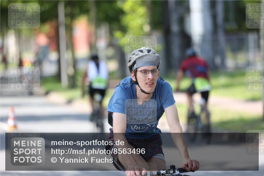 10.08.2025 - GEWOBA Citytriathlon Bremen Yannick Fuchs http://msf.ph/oto/8563496 10.08.2025 14:36:44 Radfahren 24, 41, 46, 123, 136, 227, 263, 285, 314, 391, 521 meine-sportfotos.de