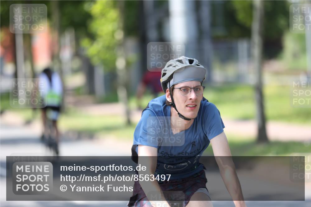 10.08.2025 - GEWOBA Citytriathlon Bremen Yannick Fuchs http://msf.ph/oto/8563497 10.08.2025 14:36:44 Radfahren 24, 41, 46, 123, 136, 227, 263, 285, 314, 391, 521 meine-sportfotos.de