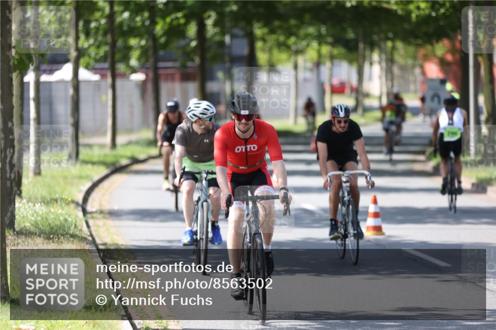 10.08.2025 - GEWOBA Citytriathlon Bremen Yannick Fuchs http://msf.ph/oto/8563502 10.08.2025 14:36:45 Radfahren 24, 41, 46, 123, 136, 227, 239, 263, 285, 314, 391, 521 meine-sportfotos.de