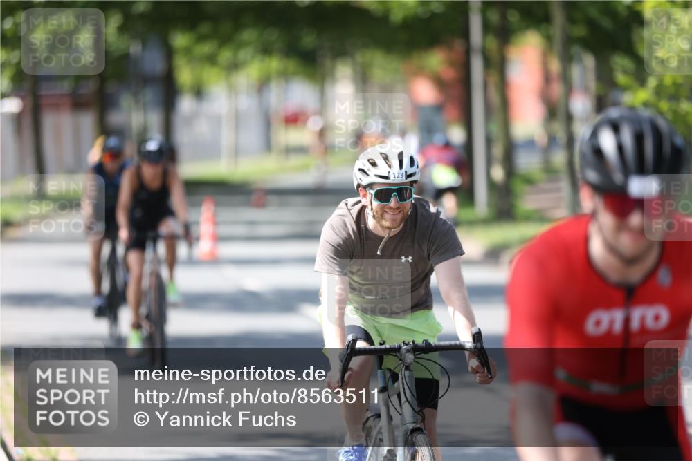 10.08.2025 - GEWOBA Citytriathlon Bremen Yannick Fuchs http://msf.ph/oto/8563511 10.08.2025 14:36:47 Radfahren 24, 41, 46, 106, 123, 136, 227, 239, 263, 285, 314, 521 meine-sportfotos.de