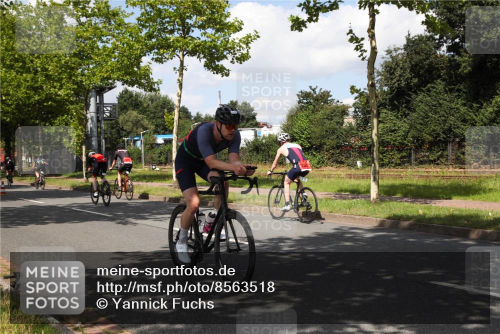 10.08.2025 - GEWOBA Citytriathlon Bremen Yannick Fuchs http://msf.ph/oto/8563518 10.08.2025 12:37:58 Radfahren 618, 671, 761, 764, 782 meine-sportfotos.de