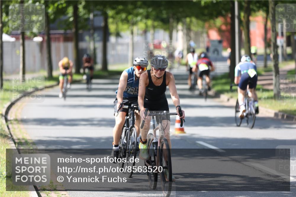 10.08.2025 - GEWOBA Citytriathlon Bremen Yannick Fuchs http://msf.ph/oto/8563520 10.08.2025 14:36:48 Radfahren 24, 41, 46, 106, 123, 136, 227, 239, 263, 285, 314, 521 meine-sportfotos.de