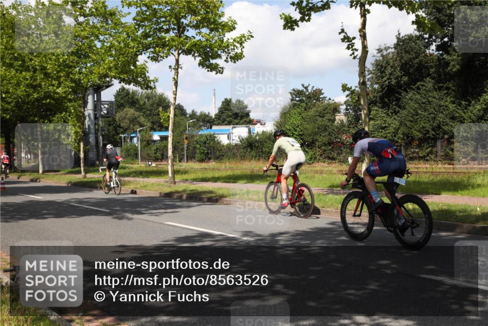 10.08.2025 - GEWOBA Citytriathlon Bremen Yannick Fuchs http://msf.ph/oto/8563526 10.08.2025 12:38:02 Radfahren 618, 671, 761, 764, 782, 825, 844, 1018 meine-sportfotos.de
