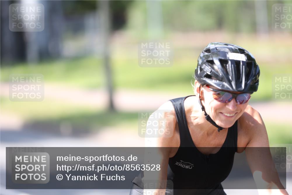10.08.2025 - GEWOBA Citytriathlon Bremen Yannick Fuchs http://msf.ph/oto/8563528 10.08.2025 14:36:50 Radfahren 24, 41, 46, 106, 123, 136, 227, 239, 240, 263, 314, 521 meine-sportfotos.de