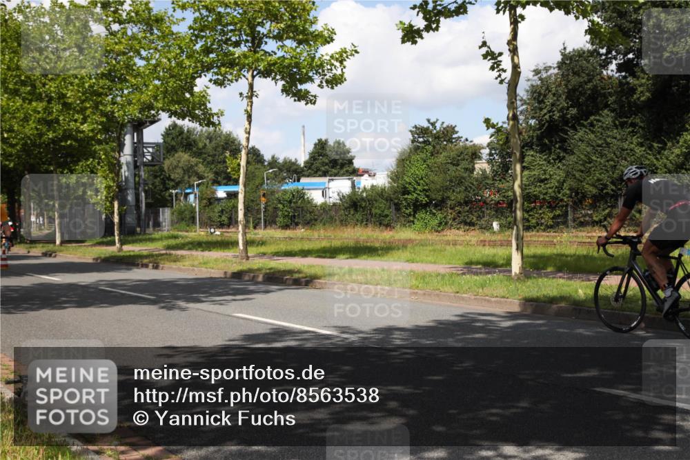 10.08.2025 - GEWOBA Citytriathlon Bremen Yannick Fuchs http://msf.ph/oto/8563538 10.08.2025 12:38:08 Radfahren 618, 671, 761, 764, 782, 784, 825, 844, 853, 1018 meine-sportfotos.de