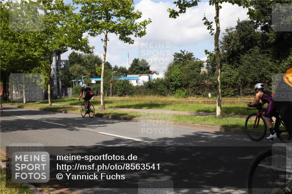 10.08.2025 - GEWOBA Citytriathlon Bremen Yannick Fuchs http://msf.ph/oto/8563541 10.08.2025 12:38:09 Radfahren 618, 671, 761, 764, 782, 784, 825, 844, 853, 1018 meine-sportfotos.de