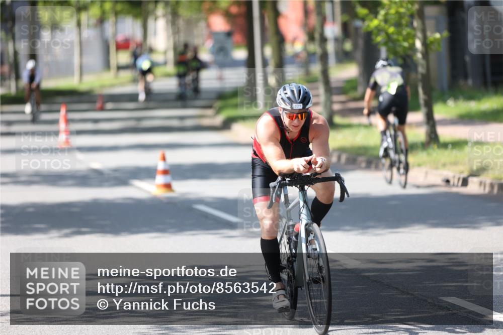 10.08.2025 - GEWOBA Citytriathlon Bremen Yannick Fuchs http://msf.ph/oto/8563542 10.08.2025 14:36:53 Radfahren 24, 41, 46, 106, 123, 136, 227, 239, 240, 257, 263, 314, 521 meine-sportfotos.de