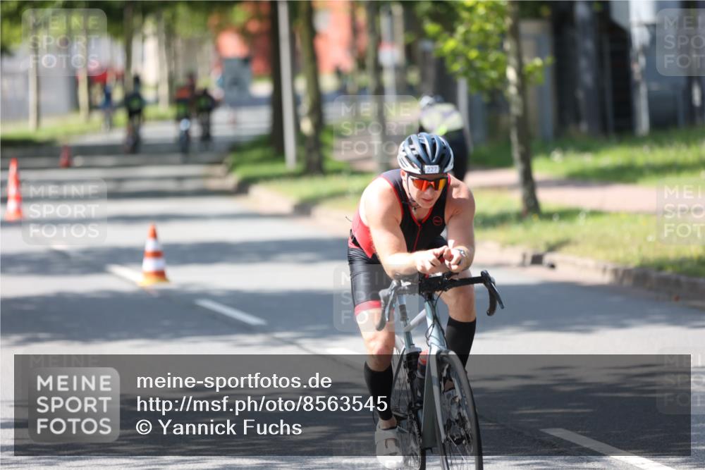 10.08.2025 - GEWOBA Citytriathlon Bremen Yannick Fuchs http://msf.ph/oto/8563545 10.08.2025 14:36:53 Radfahren 24, 41, 46, 106, 123, 136, 227, 239, 240, 257, 263, 314, 521 meine-sportfotos.de