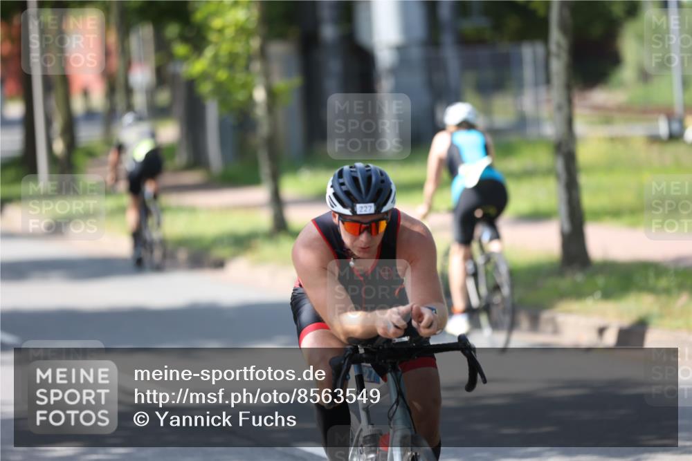 10.08.2025 - GEWOBA Citytriathlon Bremen Yannick Fuchs http://msf.ph/oto/8563549 10.08.2025 14:36:54 Radfahren 24, 41, 106, 123, 136, 227, 239, 240, 257, 263, 314, 521 meine-sportfotos.de