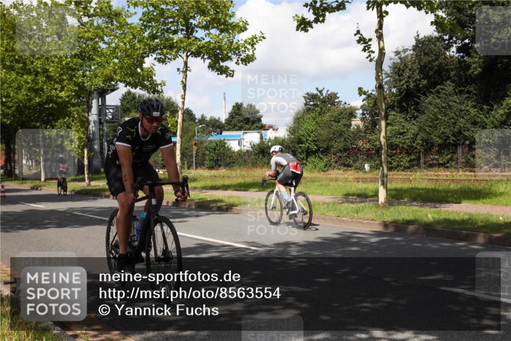 10.08.2025 - GEWOBA Citytriathlon Bremen Yannick Fuchs http://msf.ph/oto/8563554 10.08.2025 12:38:13 Radfahren 557, 671, 761, 764, 782, 784, 825, 844, 853, 1018 meine-sportfotos.de