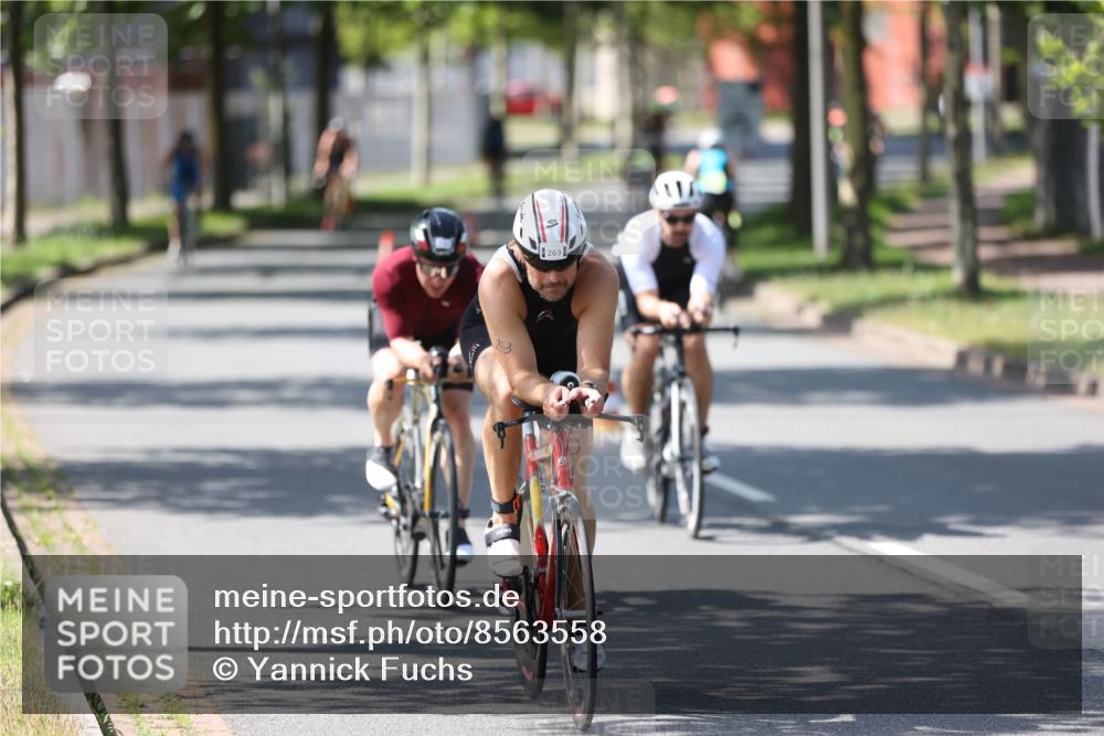 10.08.2025 - GEWOBA Citytriathlon Bremen Yannick Fuchs http://msf.ph/oto/8563558 10.08.2025 14:36:58 Radfahren 24, 57, 106, 123, 136, 164, 227, 239, 240, 256, 257, 263, 314 meine-sportfotos.de