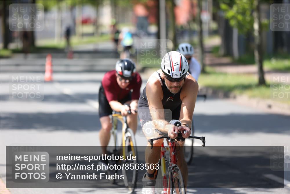 10.08.2025 - GEWOBA Citytriathlon Bremen Yannick Fuchs http://msf.ph/oto/8563563 10.08.2025 14:36:58 Radfahren 24, 57, 106, 123, 136, 164, 227, 239, 240, 256, 257, 263, 314 meine-sportfotos.de