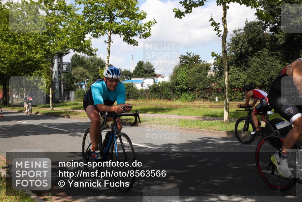 10.08.2025 - GEWOBA Citytriathlon Bremen Yannick Fuchs http://msf.ph/oto/8563566 10.08.2025 12:38:17 Radfahren 557, 671, 761, 764, 782, 784, 825, 844, 853, 1018 meine-sportfotos.de