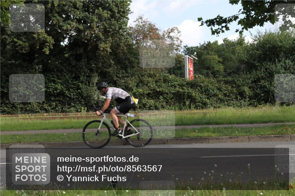 10.08.2025 - GEWOBA Citytriathlon Bremen Yannick Fuchs http://msf.ph/oto/8563567 10.08.2025 10:50:31 Radfahren 97, 161, 389, 409, 428 meine-sportfotos.de