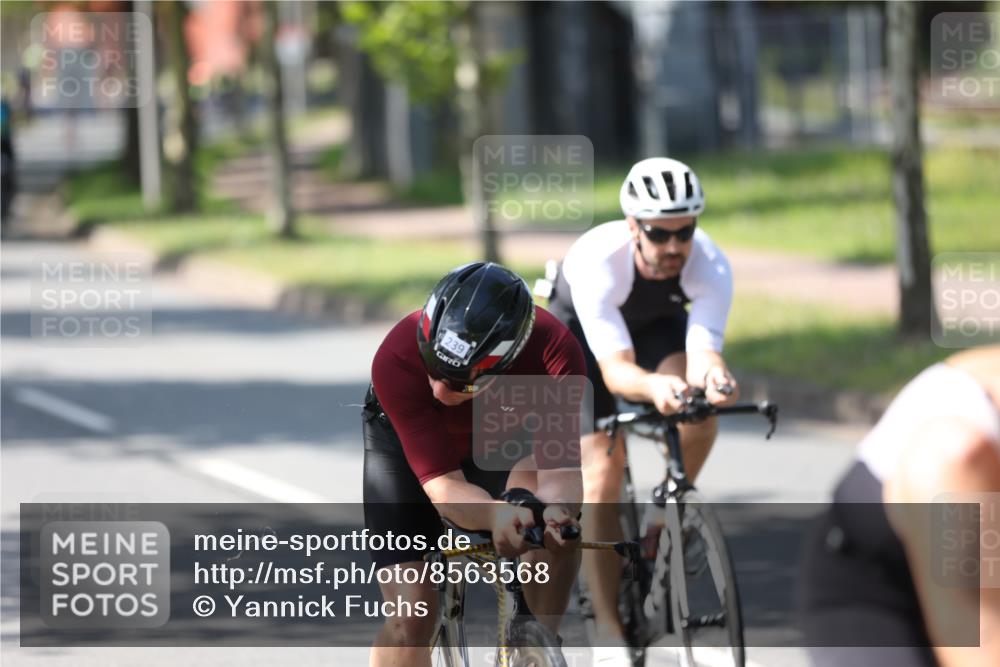 10.08.2025 - GEWOBA Citytriathlon Bremen Yannick Fuchs http://msf.ph/oto/8563568 10.08.2025 14:36:59 Radfahren 24, 57, 106, 136, 164, 227, 239, 240, 256, 257, 263, 314 meine-sportfotos.de