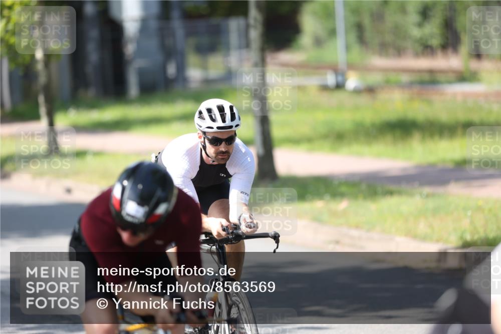 10.08.2025 - GEWOBA Citytriathlon Bremen Yannick Fuchs http://msf.ph/oto/8563569 10.08.2025 14:36:59 Radfahren 24, 57, 106, 136, 164, 227, 239, 240, 256, 257, 263, 314 meine-sportfotos.de