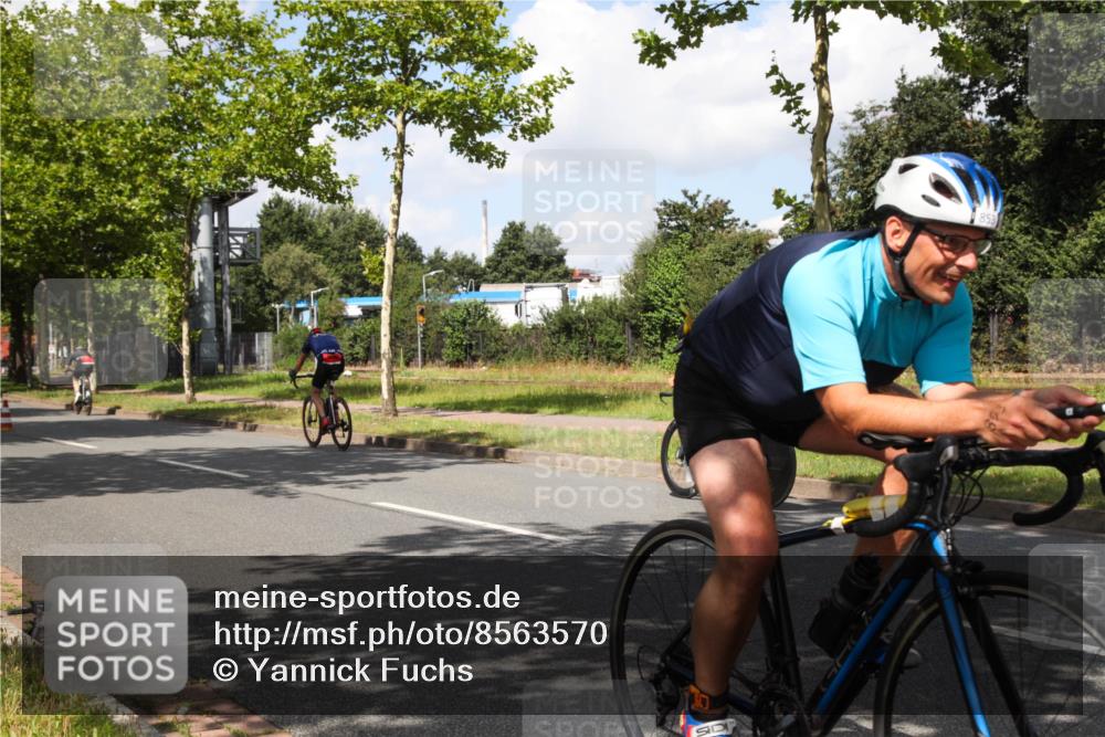 10.08.2025 - GEWOBA Citytriathlon Bremen Yannick Fuchs http://msf.ph/oto/8563570 10.08.2025 12:38:17 Radfahren 557, 671, 761, 764, 782, 784, 825, 844, 853, 1018 meine-sportfotos.de