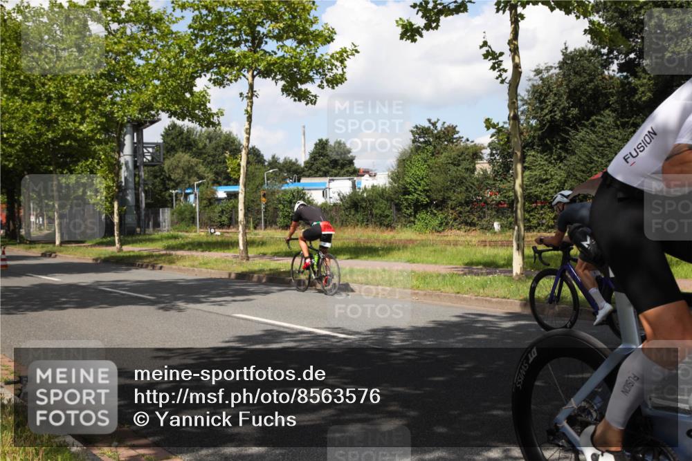 10.08.2025 - GEWOBA Citytriathlon Bremen Yannick Fuchs http://msf.ph/oto/8563576 10.08.2025 12:38:22 Radfahren 557, 671, 764, 784, 825, 844, 853, 1018 meine-sportfotos.de