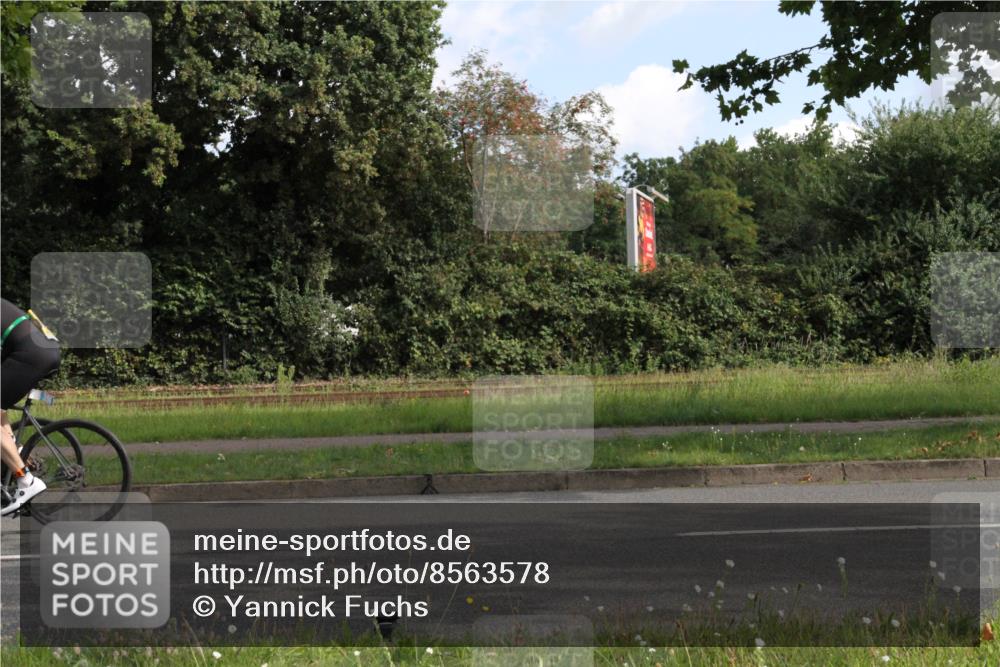 10.08.2025 - GEWOBA Citytriathlon Bremen Yannick Fuchs http://msf.ph/oto/8563578 10.08.2025 10:50:38 Radfahren 97, 389 meine-sportfotos.de