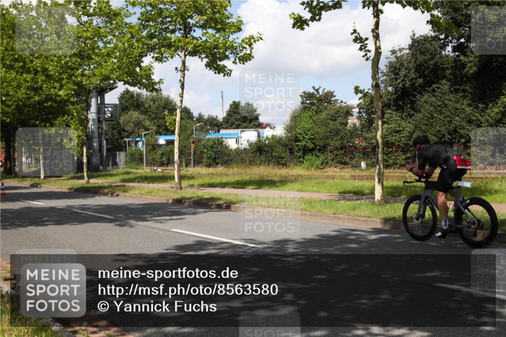 10.08.2025 - GEWOBA Citytriathlon Bremen Yannick Fuchs http://msf.ph/oto/8563580 10.08.2025 12:38:29 Radfahren 557, 634, 662, 784 meine-sportfotos.de