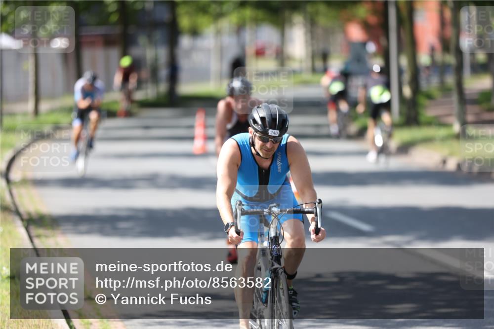10.08.2025 - GEWOBA Citytriathlon Bremen Yannick Fuchs http://msf.ph/oto/8563582 10.08.2025 14:37:04 Radfahren 57, 78, 106, 121, 164, 227, 239, 240, 256, 257, 263, 314 meine-sportfotos.de