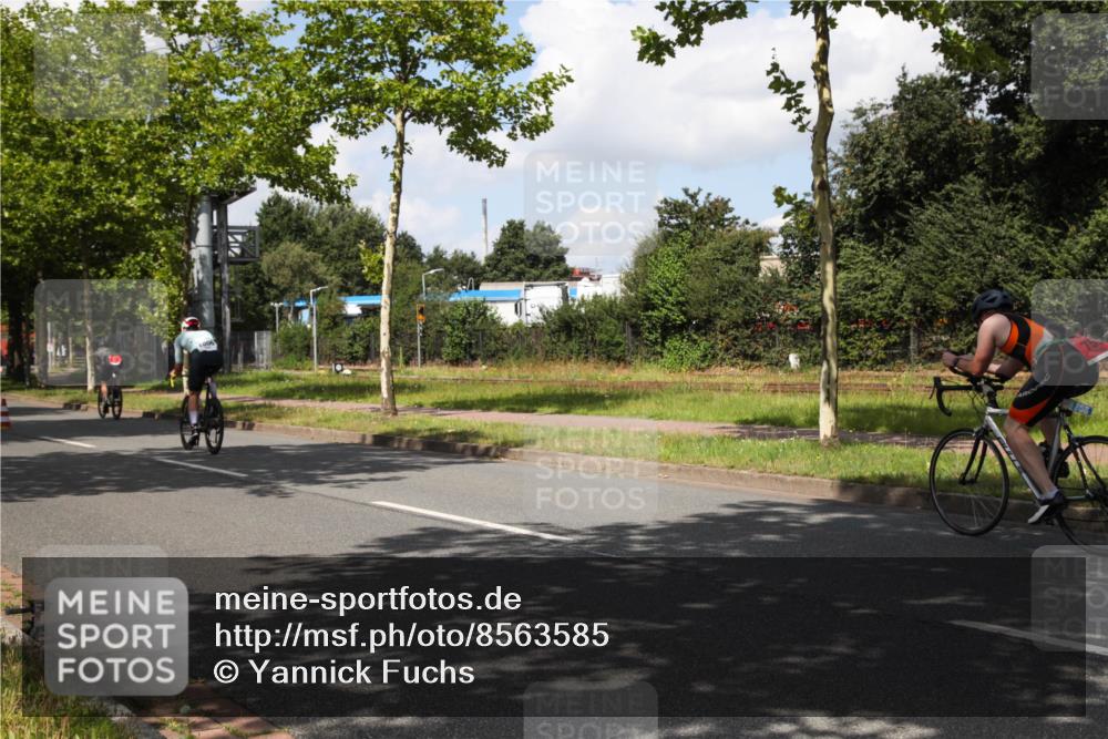10.08.2025 - GEWOBA Citytriathlon Bremen Yannick Fuchs http://msf.ph/oto/8563585 10.08.2025 12:38:32 Radfahren 557, 634, 662, 772, 797 meine-sportfotos.de