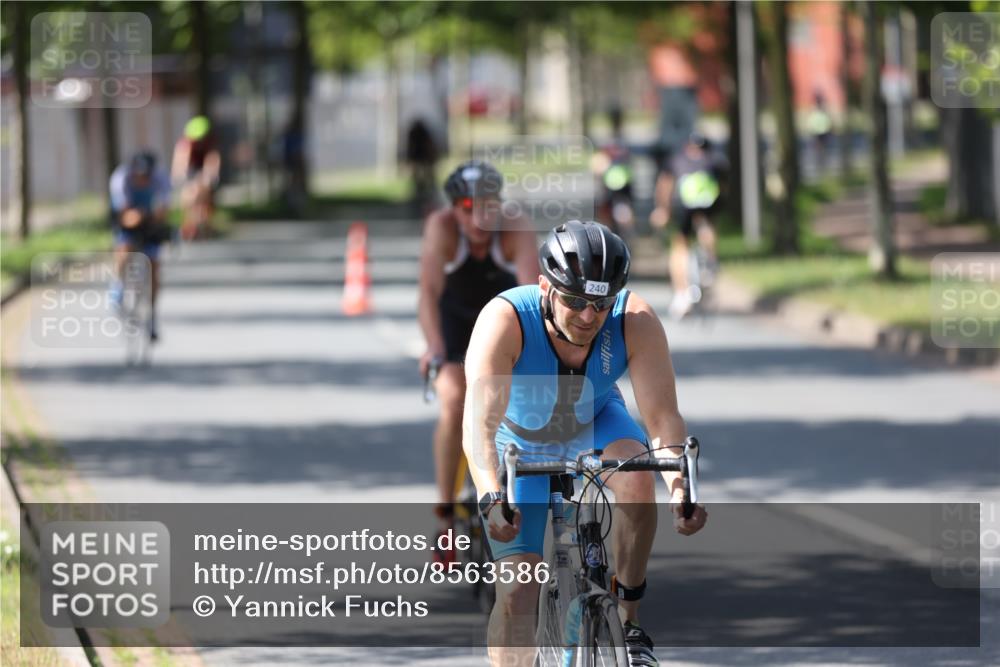 10.08.2025 - GEWOBA Citytriathlon Bremen Yannick Fuchs http://msf.ph/oto/8563586 10.08.2025 14:37:04 Radfahren 57, 78, 106, 121, 164, 227, 239, 240, 256, 257, 263, 314 meine-sportfotos.de