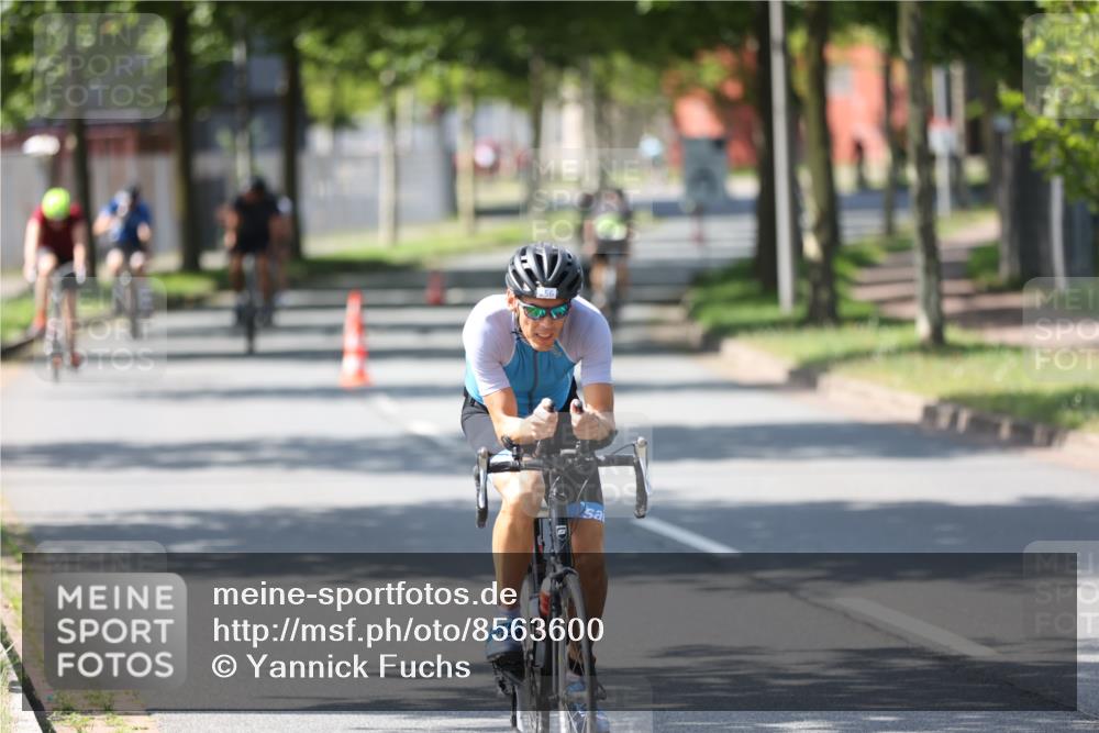 10.08.2025 - GEWOBA Citytriathlon Bremen Yannick Fuchs http://msf.ph/oto/8563600 10.08.2025 14:37:06 Radfahren 57, 78, 106, 121, 164, 227, 239, 240, 256, 257, 263 meine-sportfotos.de
