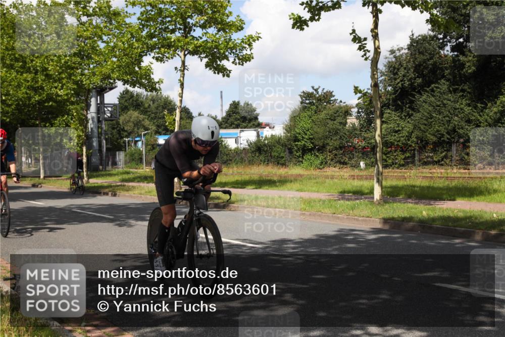 10.08.2025 - GEWOBA Citytriathlon Bremen Yannick Fuchs http://msf.ph/oto/8563601 10.08.2025 12:38:42 Radfahren 555, 634, 662, 720, 740, 762, 772, 797, 892, 940, 1019 meine-sportfotos.de