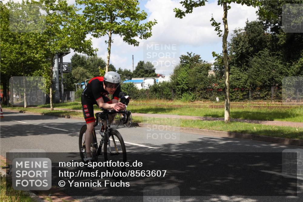 10.08.2025 - GEWOBA Citytriathlon Bremen Yannick Fuchs http://msf.ph/oto/8563607 10.08.2025 12:38:44 Radfahren 555, 634, 662, 720, 740, 762, 772, 797, 892, 940, 1019 meine-sportfotos.de