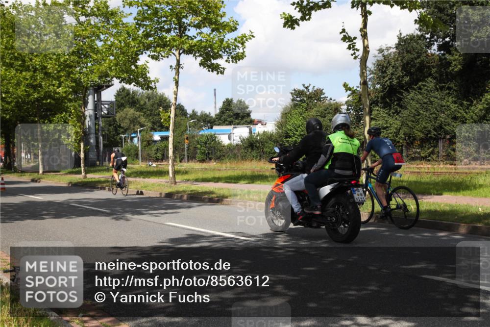 10.08.2025 - GEWOBA Citytriathlon Bremen Yannick Fuchs http://msf.ph/oto/8563612 10.08.2025 12:38:45 Radfahren 555, 634, 662, 720, 740, 762, 772, 797, 892, 940, 1019 meine-sportfotos.de