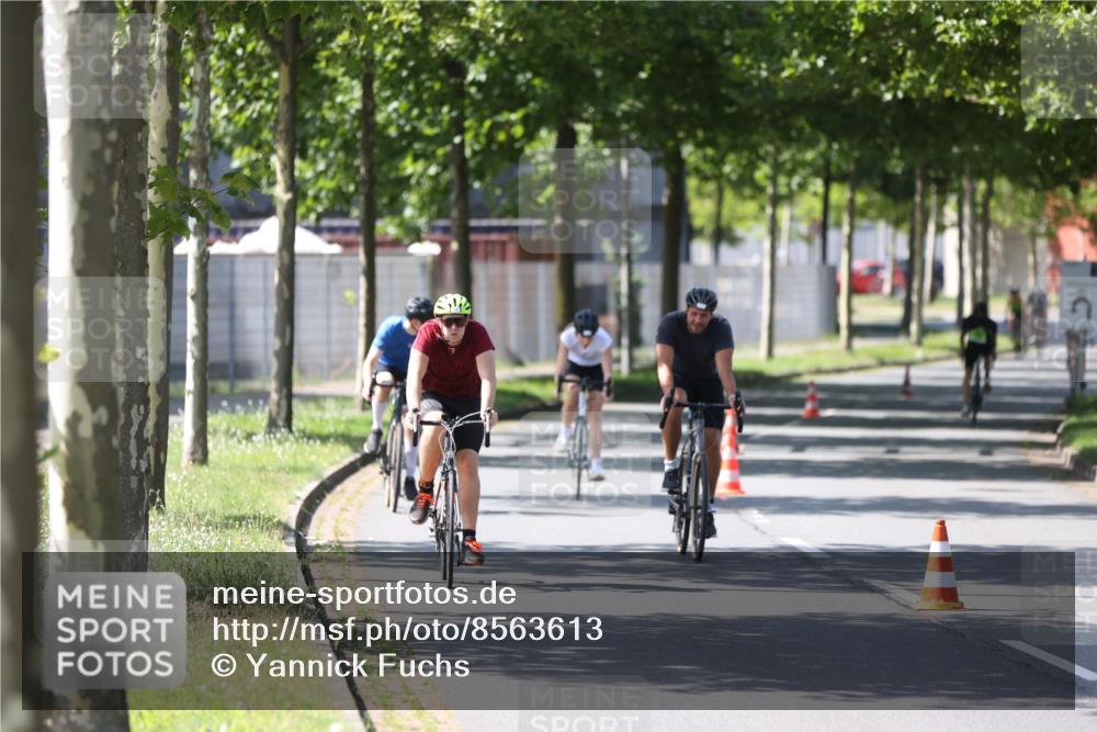 10.08.2025 - GEWOBA Citytriathlon Bremen Yannick Fuchs http://msf.ph/oto/8563613 10.08.2025 14:37:09 Radfahren 57, 78, 106, 121, 164, 201, 239, 240, 256, 257, 263, 512 meine-sportfotos.de