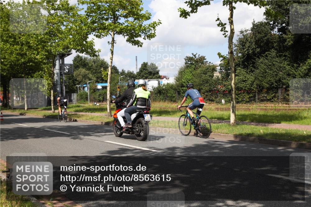 10.08.2025 - GEWOBA Citytriathlon Bremen Yannick Fuchs http://msf.ph/oto/8563615 10.08.2025 12:38:45 Radfahren 555, 634, 662, 720, 740, 762, 772, 797, 892, 940, 1019 meine-sportfotos.de