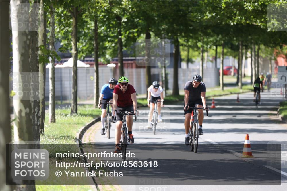 10.08.2025 - GEWOBA Citytriathlon Bremen Yannick Fuchs http://msf.ph/oto/8563618 10.08.2025 14:37:09 Radfahren 57, 78, 106, 121, 164, 201, 239, 240, 256, 257, 263, 512 meine-sportfotos.de