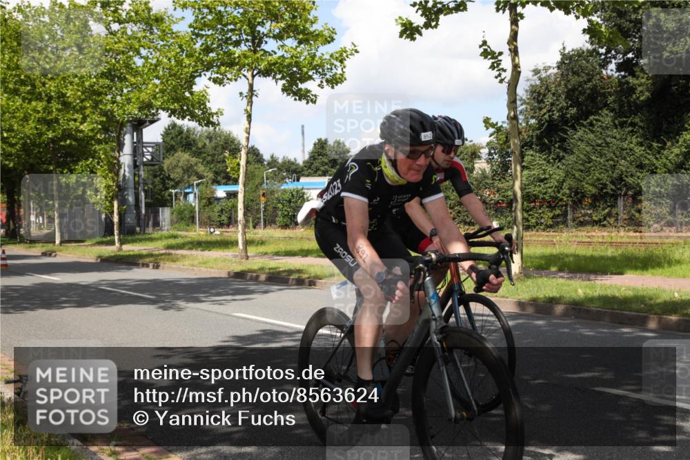 10.08.2025 - GEWOBA Citytriathlon Bremen Yannick Fuchs http://msf.ph/oto/8563624 10.08.2025 12:38:50 Radfahren 555, 634, 662, 720, 740, 762, 772, 797, 892, 940, 978, 1019 meine-sportfotos.de
