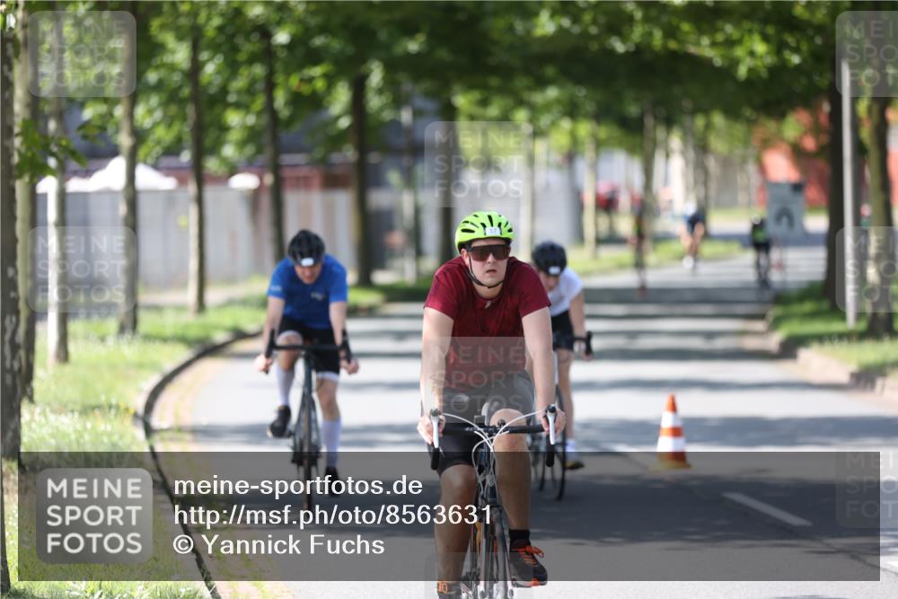 10.08.2025 - GEWOBA Citytriathlon Bremen Yannick Fuchs http://msf.ph/oto/8563631 10.08.2025 14:37:10 Radfahren 57, 78, 106, 121, 164, 201, 239, 240, 256, 257, 512 meine-sportfotos.de