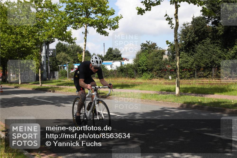 10.08.2025 - GEWOBA Citytriathlon Bremen Yannick Fuchs http://msf.ph/oto/8563634 10.08.2025 12:38:55 Radfahren 555, 658, 720, 740, 762, 772, 797, 892, 940, 969, 978, 1019 meine-sportfotos.de