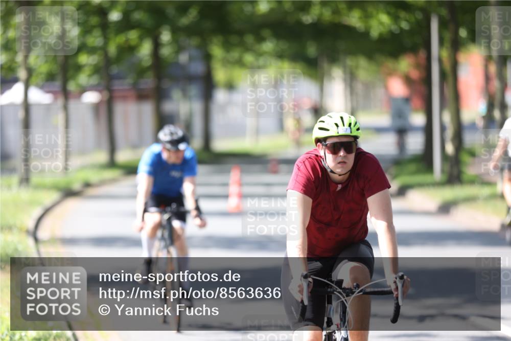 10.08.2025 - GEWOBA Citytriathlon Bremen Yannick Fuchs http://msf.ph/oto/8563636 10.08.2025 14:37:11 Radfahren 57, 78, 106, 121, 164, 201, 240, 256, 257, 512 meine-sportfotos.de