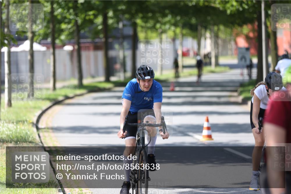 10.08.2025 - GEWOBA Citytriathlon Bremen Yannick Fuchs http://msf.ph/oto/8563638 10.08.2025 14:37:12 Radfahren 57, 78, 106, 121, 164, 201, 240, 256, 257, 512 meine-sportfotos.de