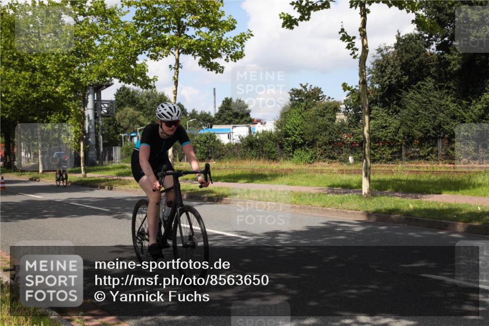 10.08.2025 - GEWOBA Citytriathlon Bremen Yannick Fuchs http://msf.ph/oto/8563650 10.08.2025 12:39:07 Radfahren 658, 696, 709, 720, 729, 900, 969, 978, 1006 meine-sportfotos.de