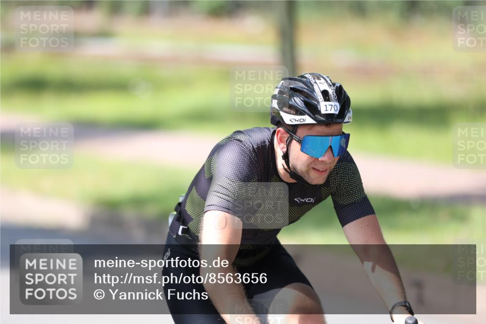 10.08.2025 - GEWOBA Citytriathlon Bremen Yannick Fuchs http://msf.ph/oto/8563656 10.08.2025 14:37:48 Radfahren 4, 63, 75, 116, 170, 191, 290, 528 meine-sportfotos.de