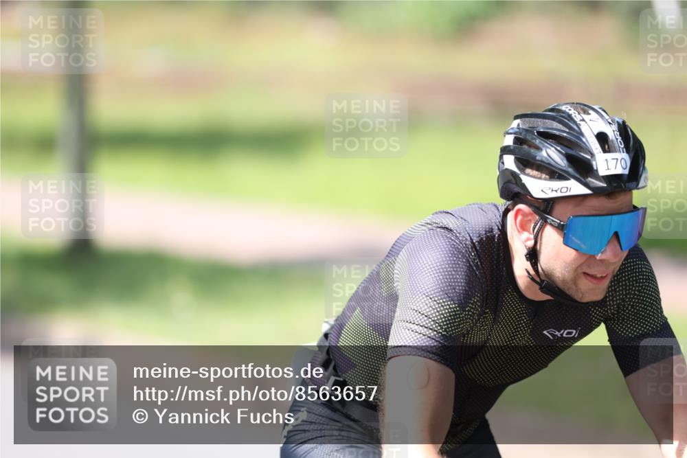 10.08.2025 - GEWOBA Citytriathlon Bremen Yannick Fuchs http://msf.ph/oto/8563657 10.08.2025 14:37:48 Radfahren 4, 63, 75, 116, 170, 191, 290, 528 meine-sportfotos.de