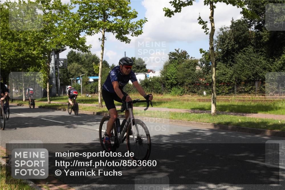 10.08.2025 - GEWOBA Citytriathlon Bremen Yannick Fuchs http://msf.ph/oto/8563660 10.08.2025 12:39:10 Radfahren 658, 696, 709, 729, 900, 969, 978, 1006 meine-sportfotos.de