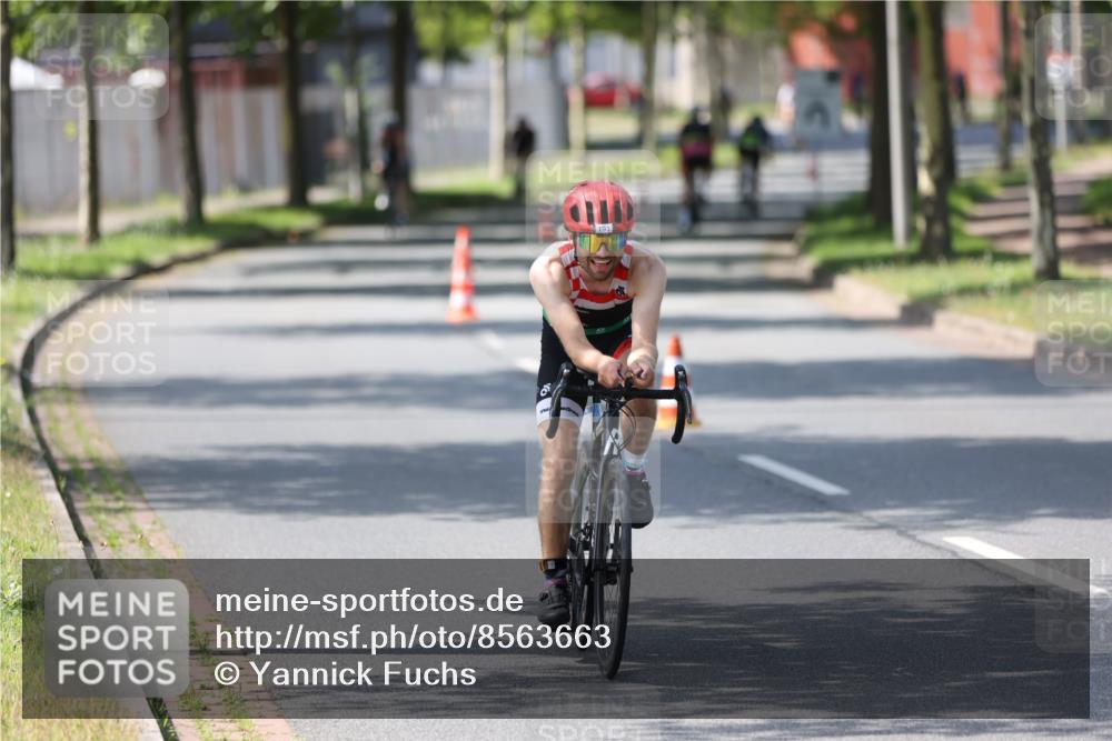 10.08.2025 - GEWOBA Citytriathlon Bremen Yannick Fuchs http://msf.ph/oto/8563663 10.08.2025 14:37:51 Radfahren 4, 63, 75, 116, 170, 191, 528 meine-sportfotos.de