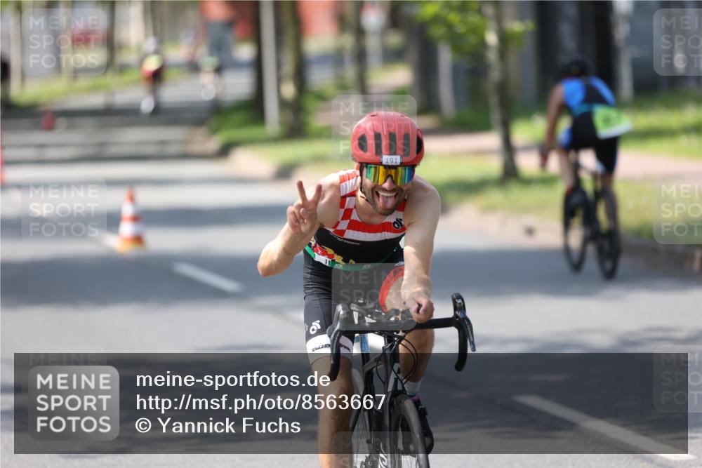 10.08.2025 - GEWOBA Citytriathlon Bremen Yannick Fuchs http://msf.ph/oto/8563667 10.08.2025 14:37:52 Radfahren 4, 63, 75, 170, 191, 528 meine-sportfotos.de