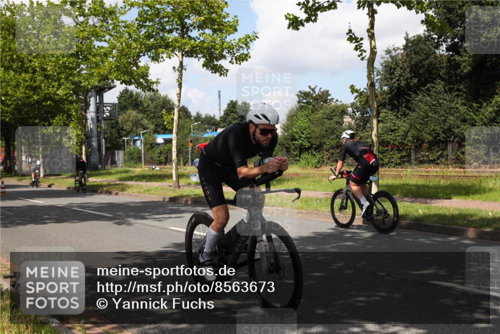 10.08.2025 - GEWOBA Citytriathlon Bremen Yannick Fuchs http://msf.ph/oto/8563673 10.08.2025 12:39:14 Radfahren 658, 696, 709, 729, 758, 900, 969, 1006 meine-sportfotos.de
