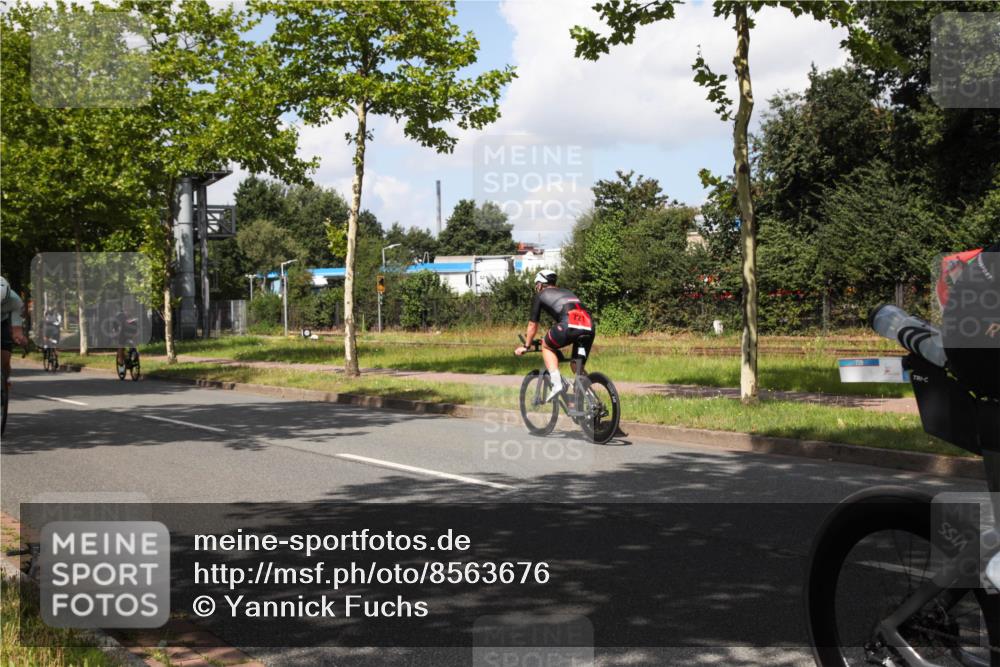 10.08.2025 - GEWOBA Citytriathlon Bremen Yannick Fuchs http://msf.ph/oto/8563676 10.08.2025 12:39:15 Radfahren 658, 696, 709, 729, 758, 869, 900, 969, 1006 meine-sportfotos.de