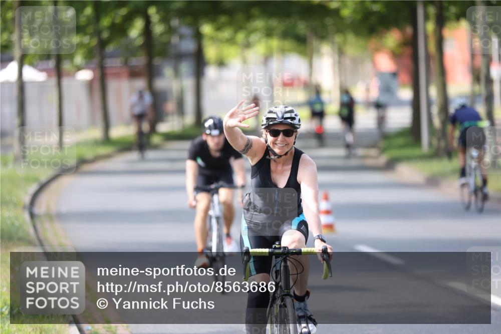 10.08.2025 - GEWOBA Citytriathlon Bremen Yannick Fuchs http://msf.ph/oto/8563686 10.08.2025 14:38:00 Radfahren 30, 75, 147, 152, 191, 528 meine-sportfotos.de
