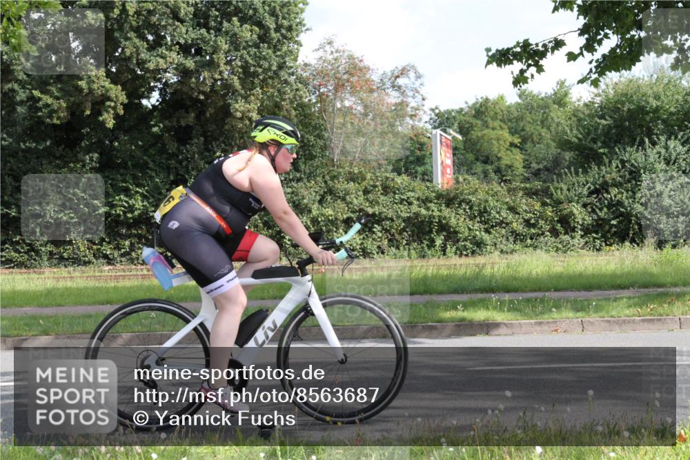 10.08.2025 - GEWOBA Citytriathlon Bremen Yannick Fuchs http://msf.ph/oto/8563687 10.08.2025 10:52:02 Radfahren 71, 121, 476 meine-sportfotos.de
